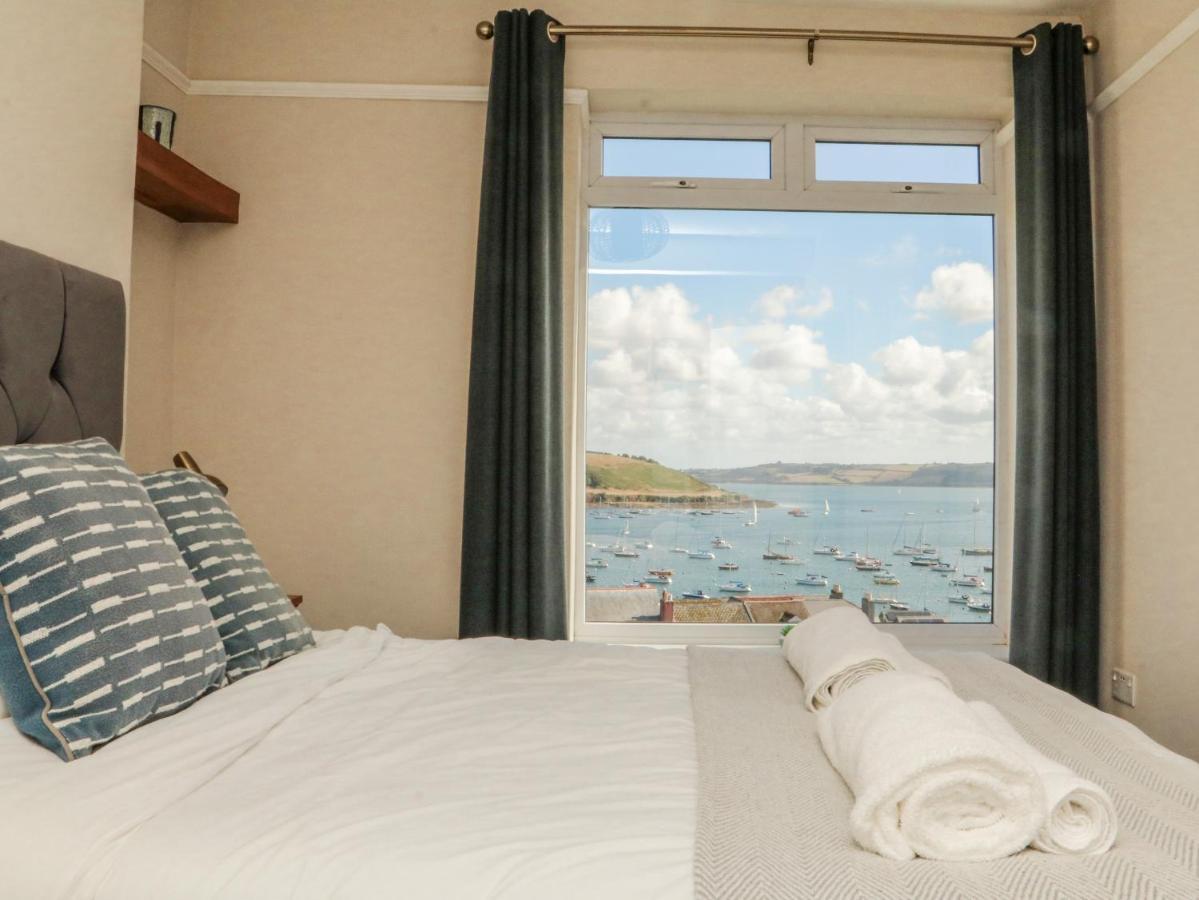 Through The Porthole Villa Falmouth Exterior photo